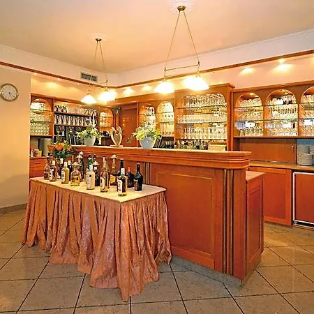 Hotel Burgfrieden 3*
